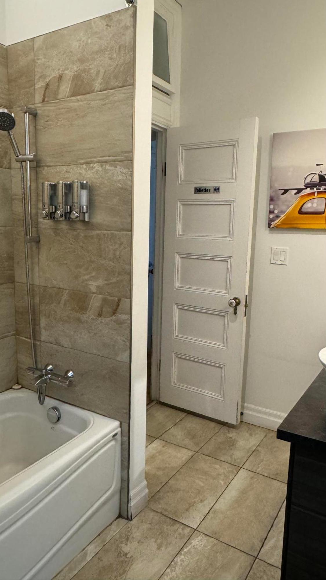 E-Hotel Des Grisons Квебек Екстериор снимка