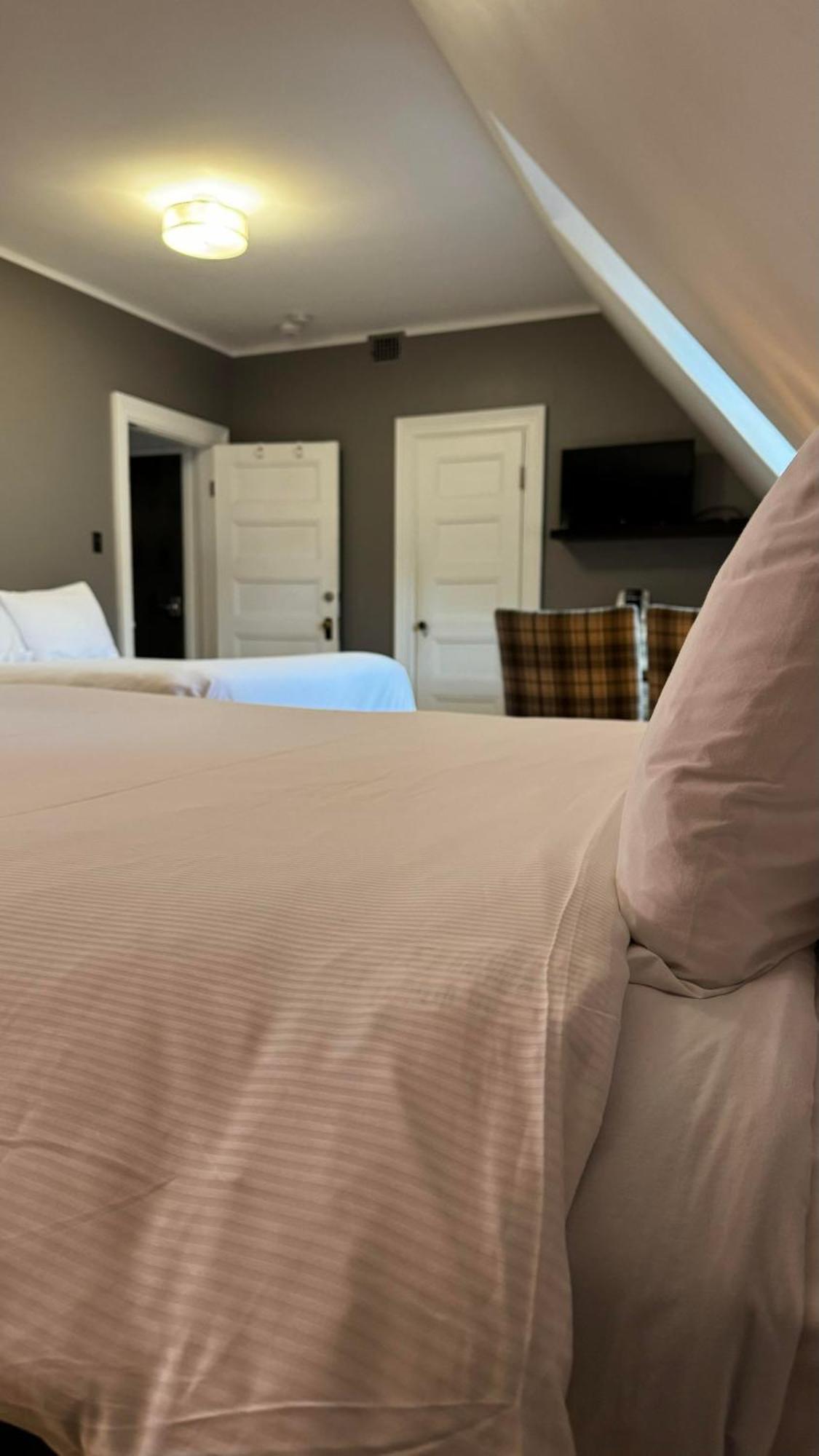 E-Hotel Des Grisons Квебек Екстериор снимка