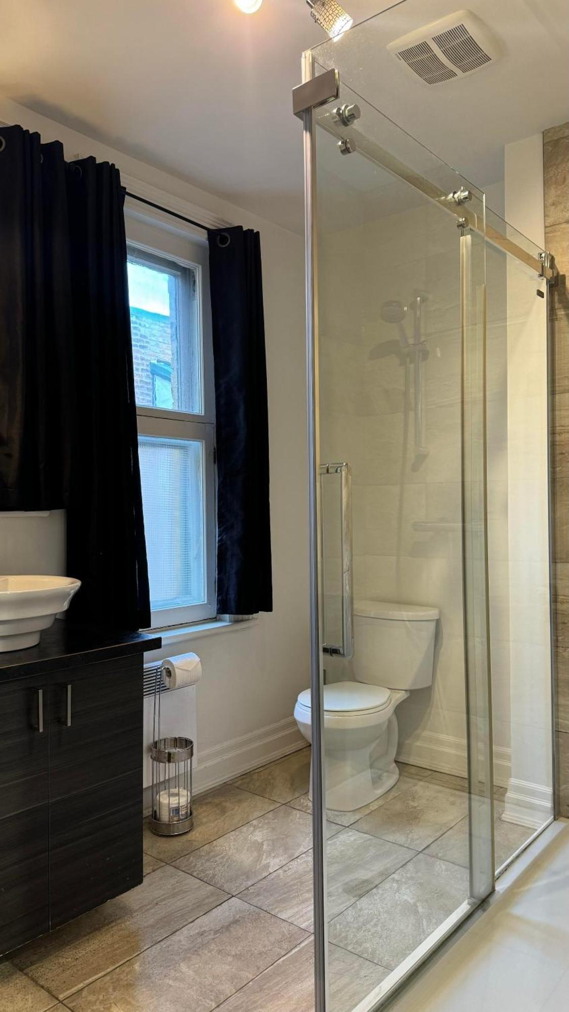 E-Hotel Des Grisons Квебек Екстериор снимка